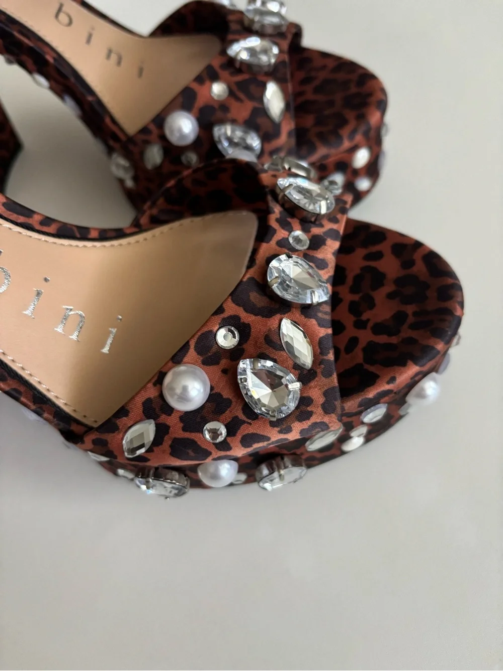 Gianni Bini Platform Calvan Leopard Rhinestone Jewel Faux Pearl New Shoes Heels